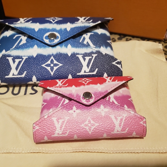 Louis Vuitton Handbags - Bundle of medium and small Lv Escale pochette